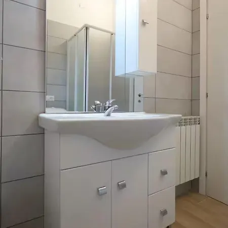 Flat Number 14 Appartement *